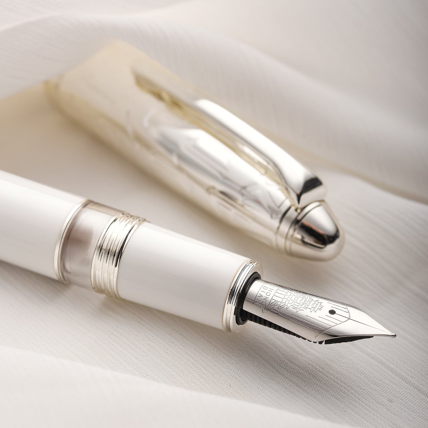 Stylo-plume HongDian N6 Blanc à Piston